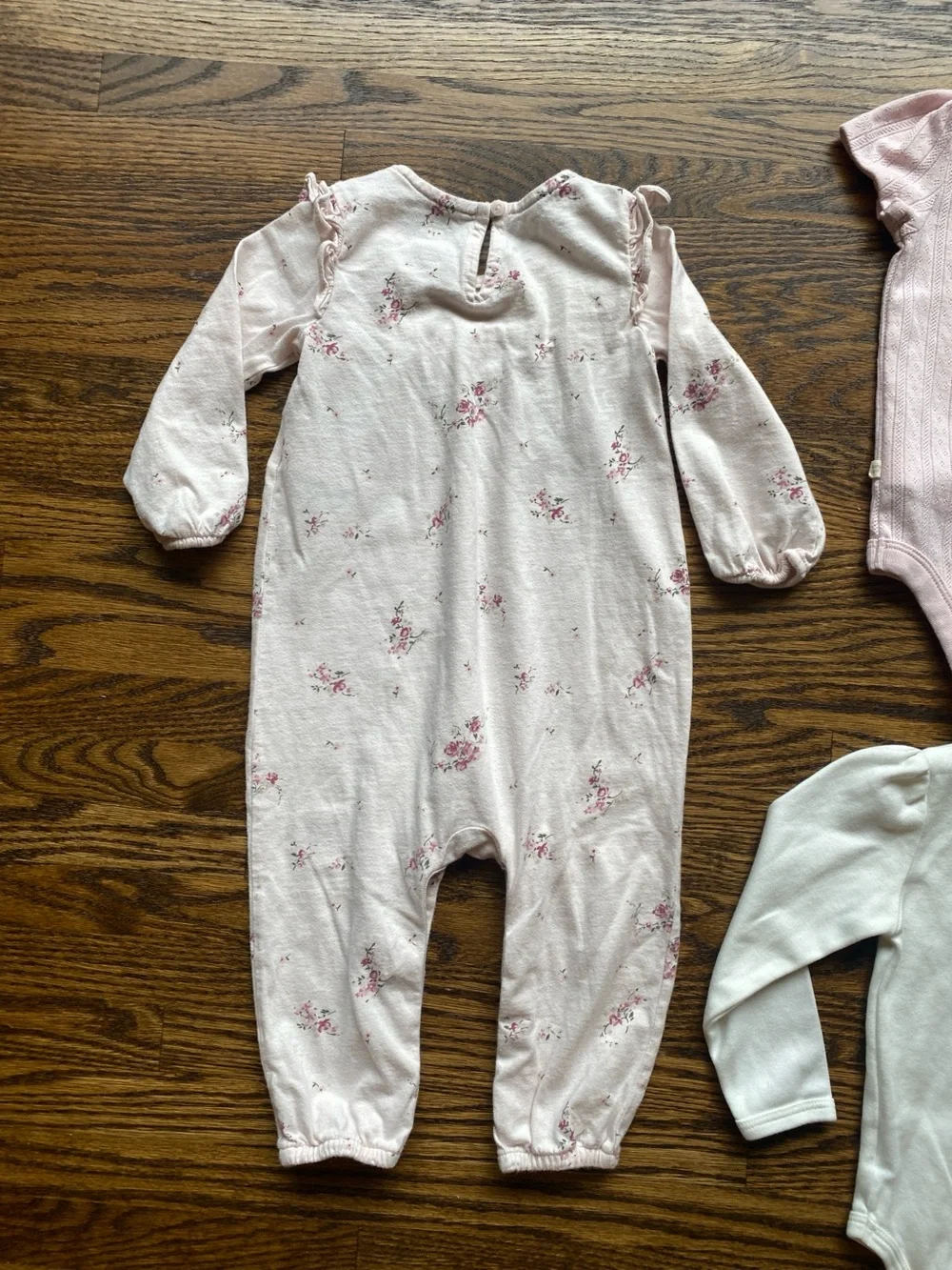 Baby gap organic Jamie kay baby girl lot size 6-12 months pink romper bodysuits
